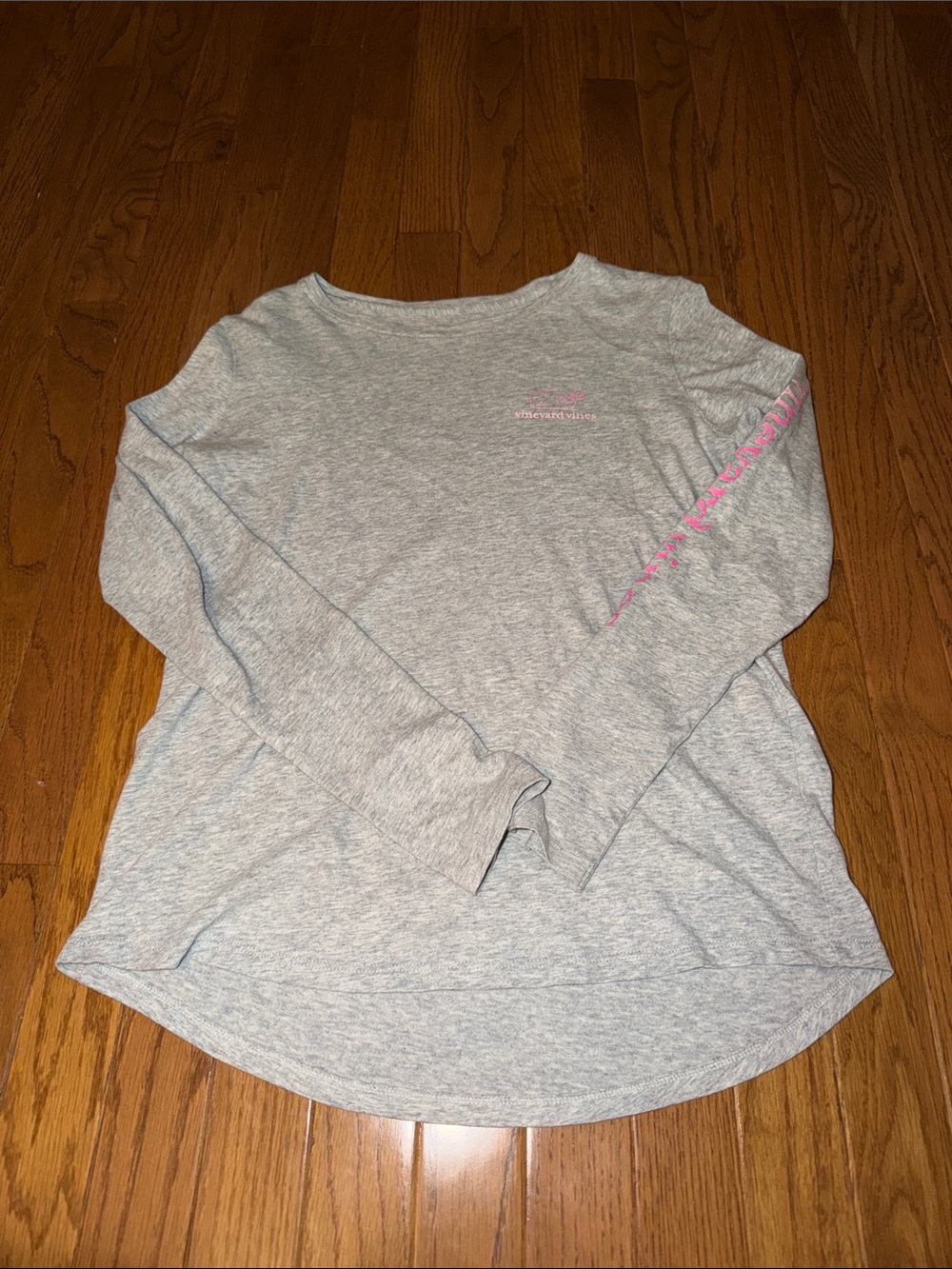 Vineyard Vines Women's Long Sleeve Tee - Light Gray with Pink Logo